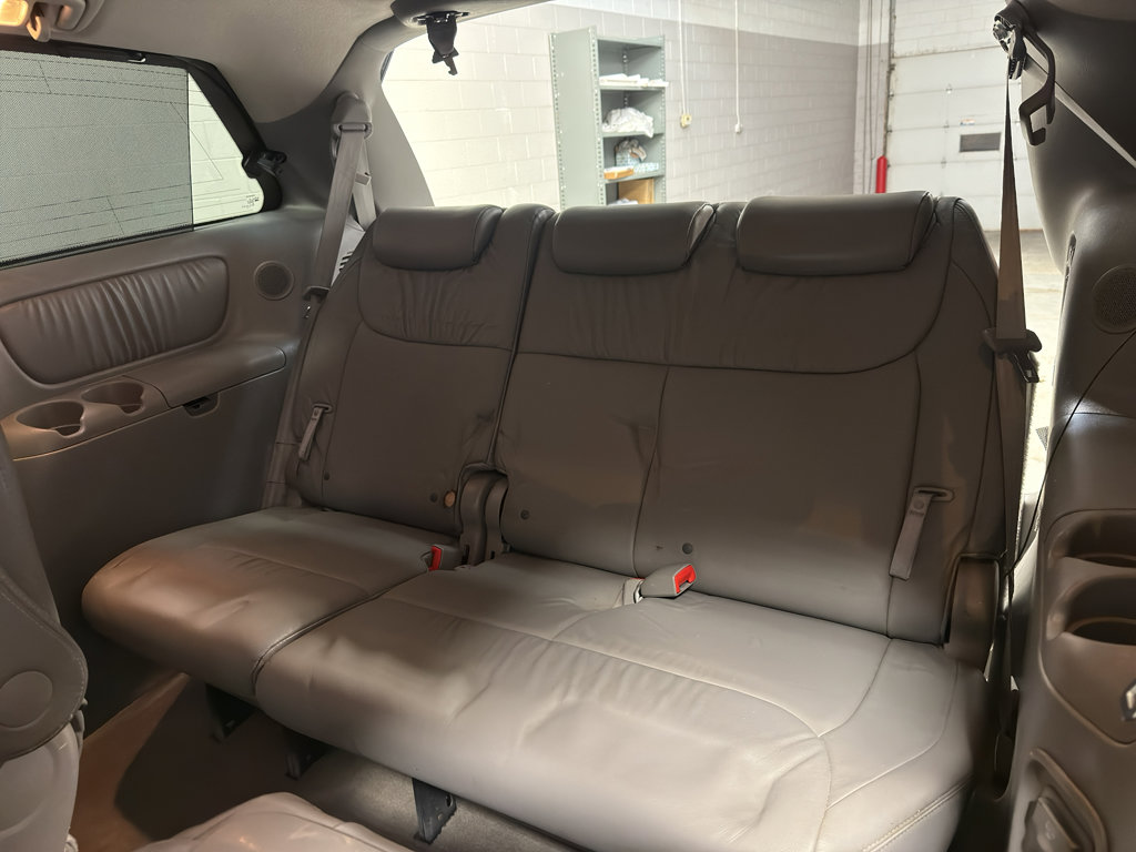 Used 2008 Toyota Sienna XLE Limited image 28
