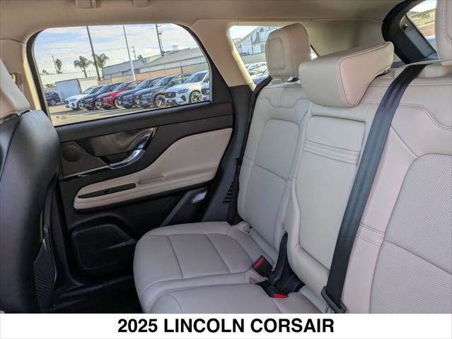 New 2025 Lincoln Corsair Reserve image 13
