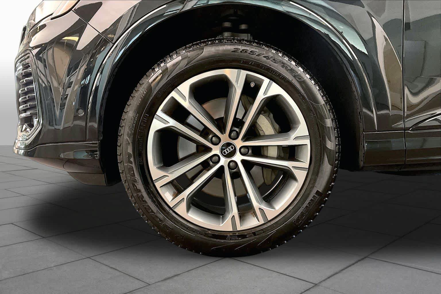 Certified 2025 Audi Q7 2.0T Premium w/ Convenience Plus Package AWD/4WD image 11