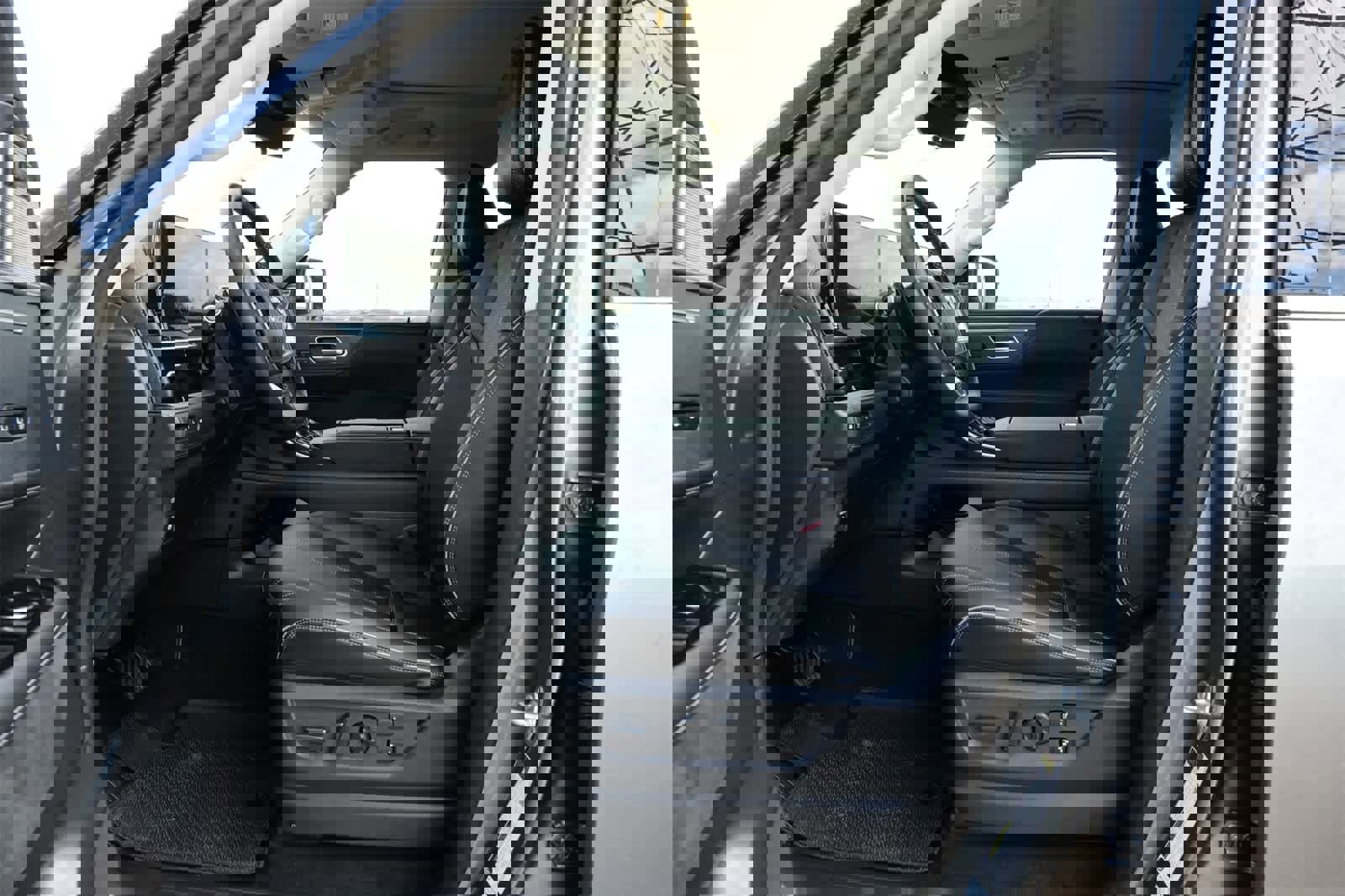 New 2025 INFINITI QX80 Sensory image 18