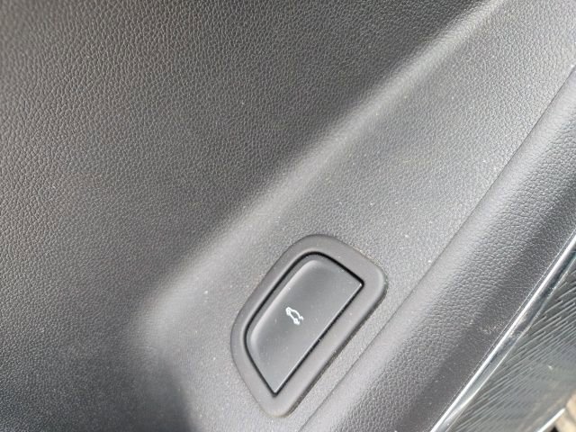 Used 2025 Chevrolet Traverse RS w/ LPO, Floor Liner Package image 47