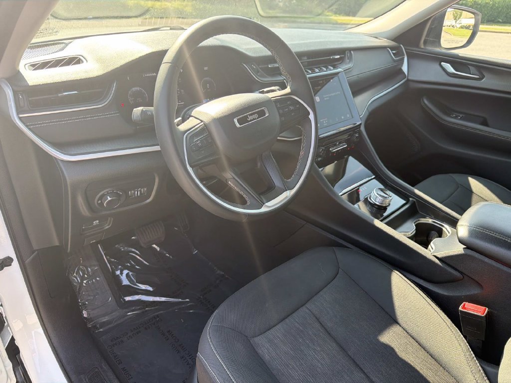 Used 2023 Jeep Grand Cherokee L Laredo RWD image 24