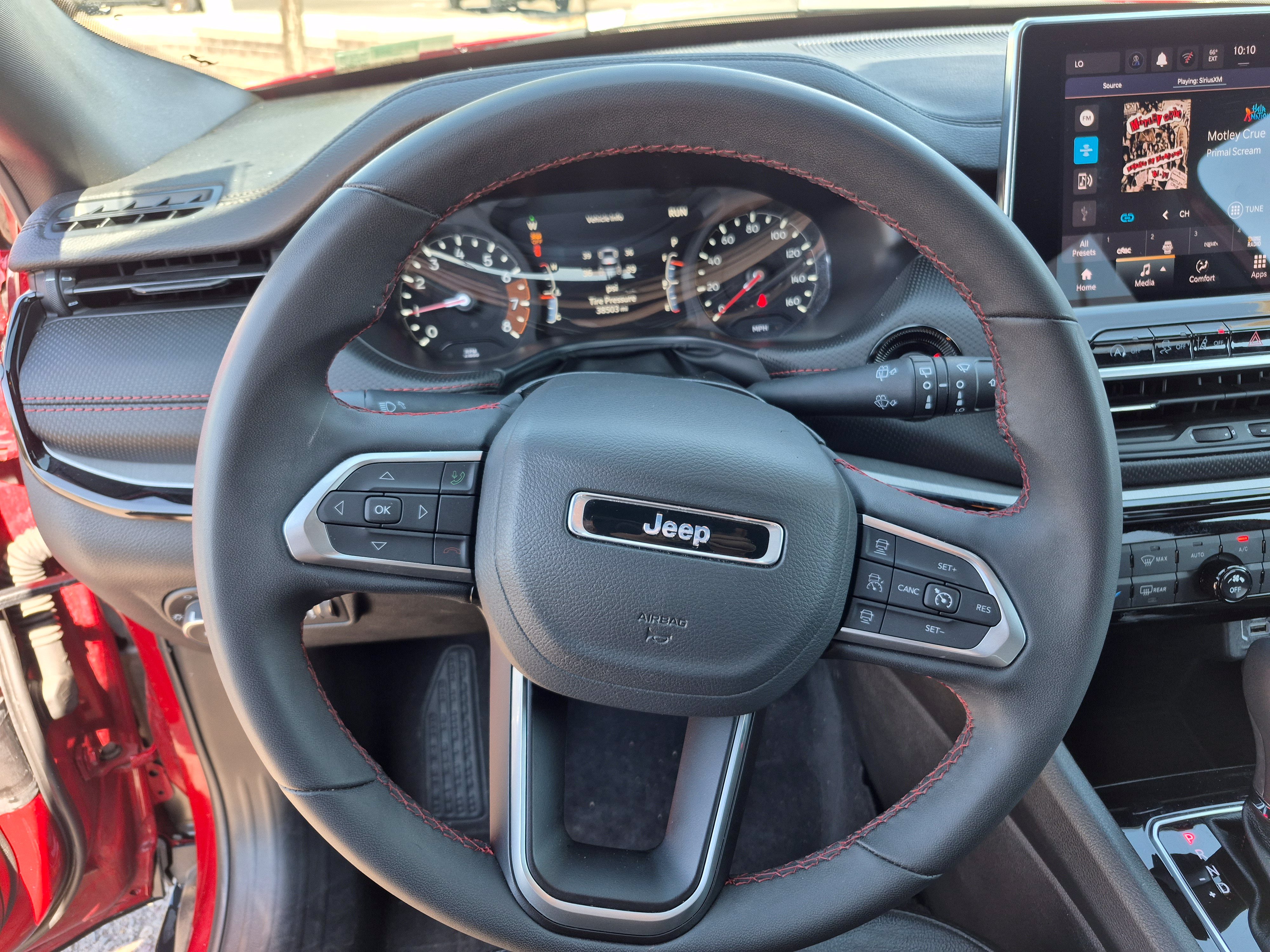 Used 2025 Jeep Compass Trailhawk AWD/4WD image 9