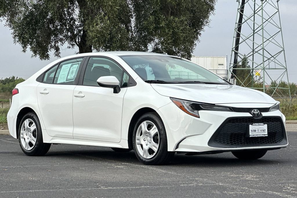 Used 2021 Toyota Corolla LE image 2