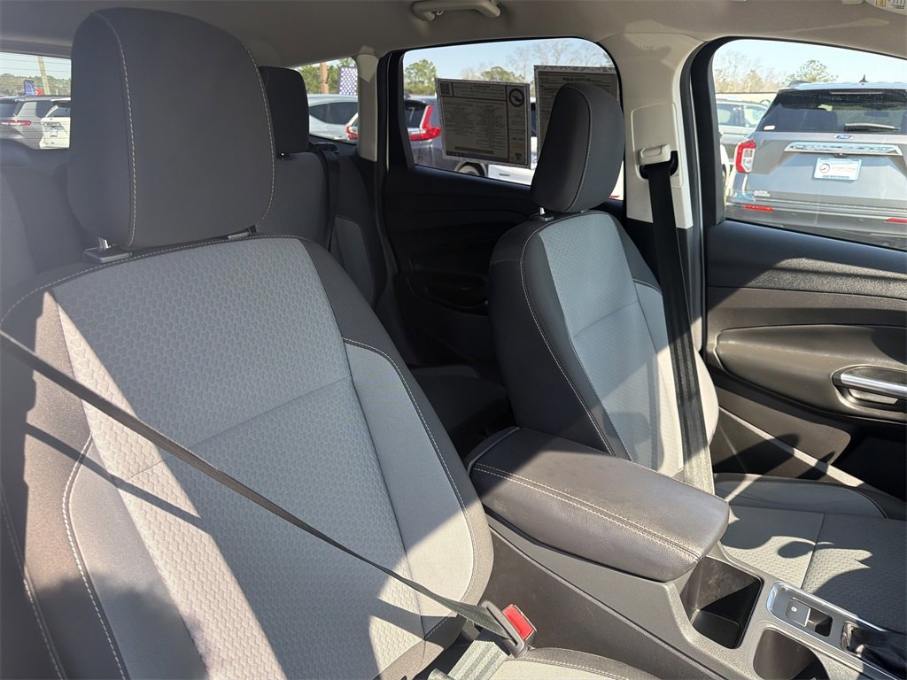 Used 2018 Ford Escape SE image 19