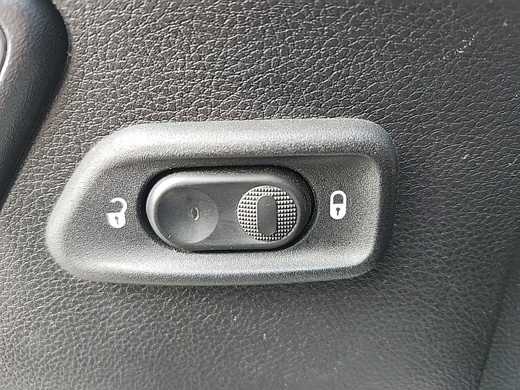 Certified 2016 Jeep Wrangler Sahara w/ Connectivity Group image 19