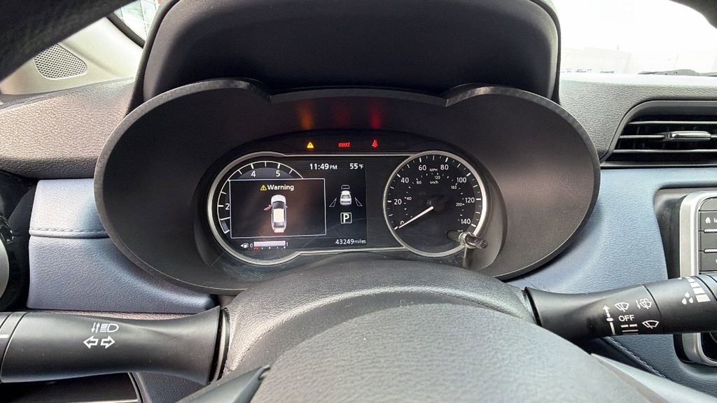 Used 2023 Nissan Versa SV image 29