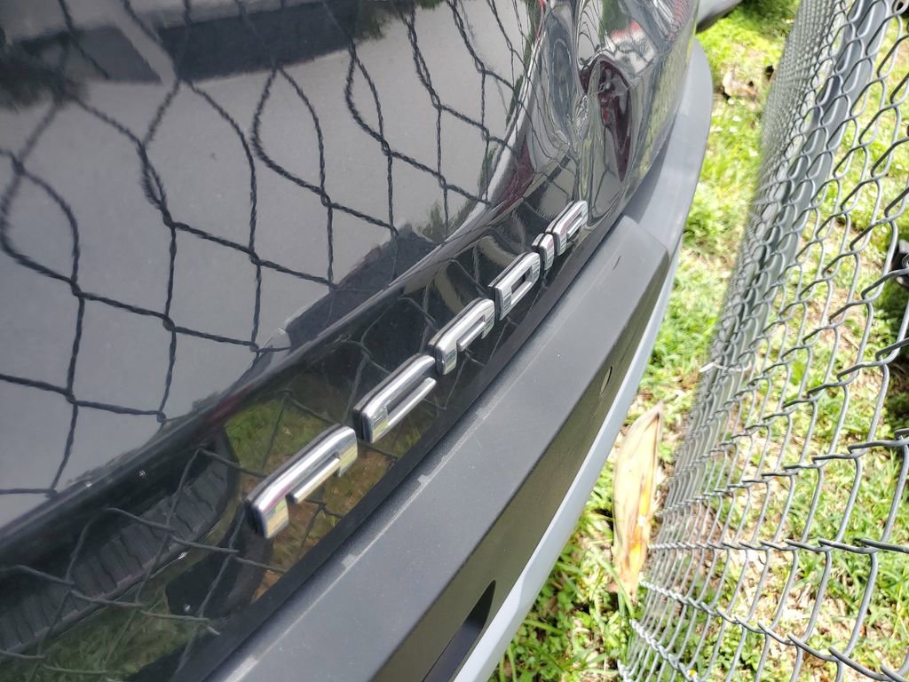 Used 2022 GMC Acadia SLT w/ Preferred Package image 5