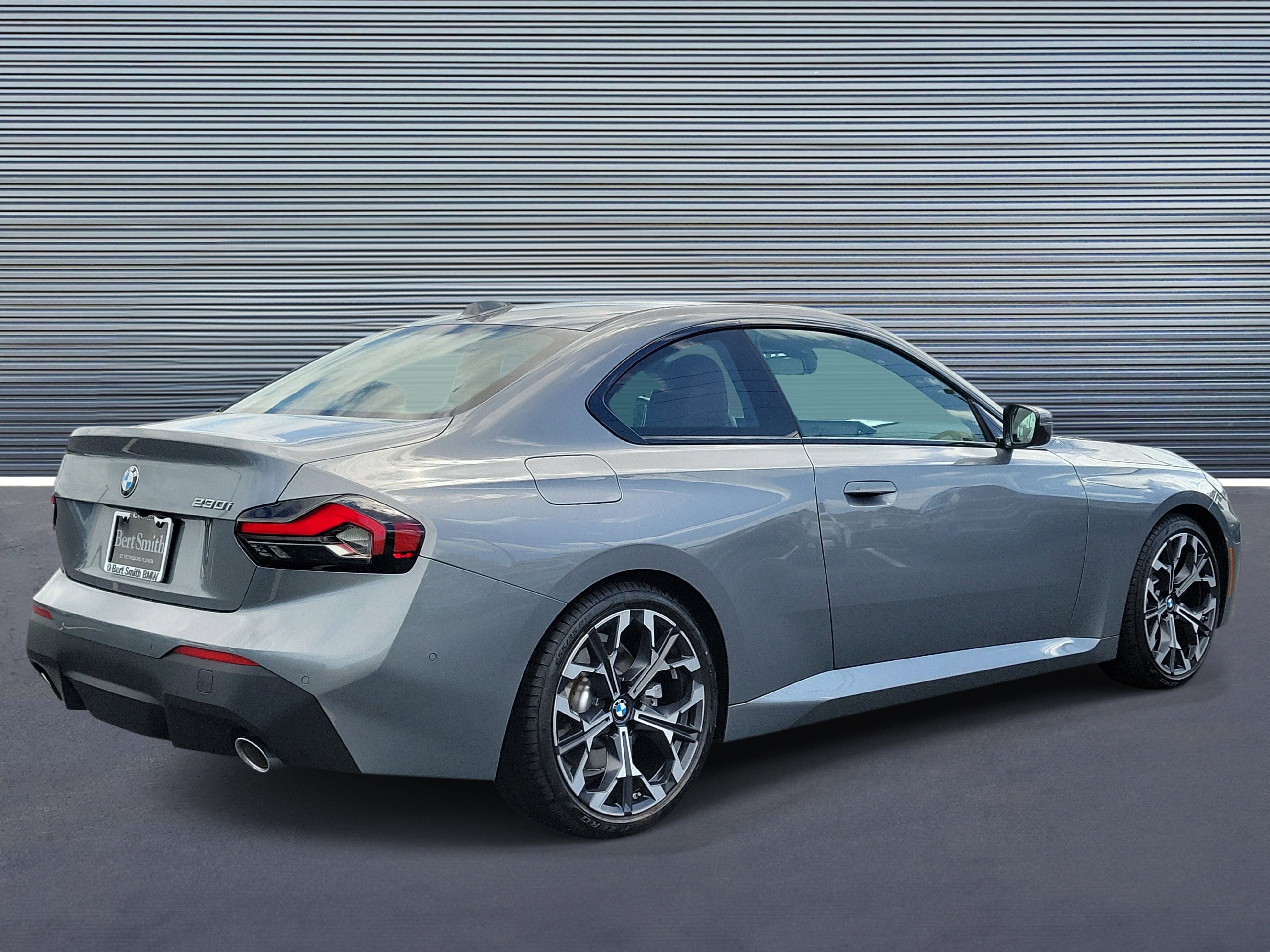 Used 2025 BMW 230i Coupe RWD image 3