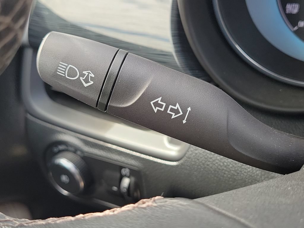 Used 2017 Buick Envision Essence FWD image 11