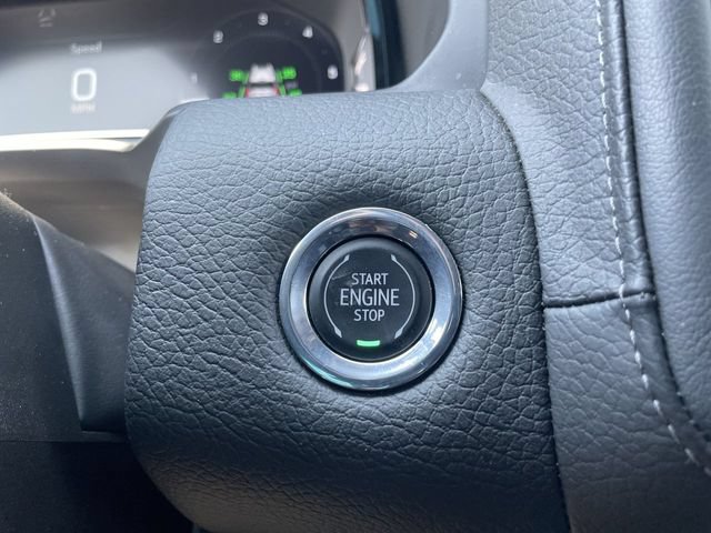 Used 2023 GMC Yukon XL Denali w/ Denali Reserve Package AWD/4WD image 17
