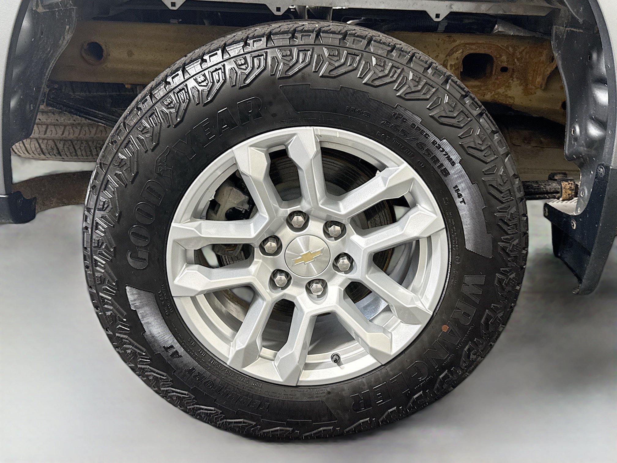 Used 2023 Chevrolet Silverado 1500 LT AWD/4WD image 33