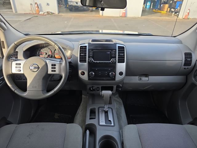 Used 2015 Nissan Frontier SV image 12