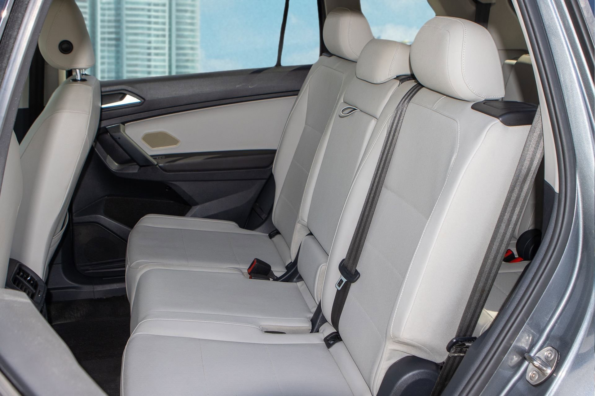 Used 2019 Volkswagen Tiguan SEL image 18