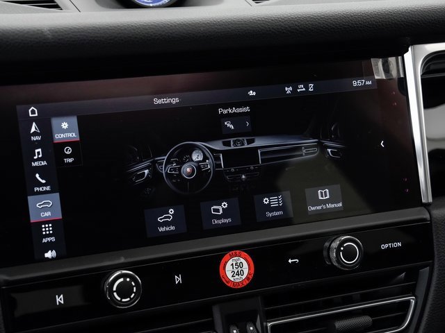 Certified 2025 Porsche Macan image 17