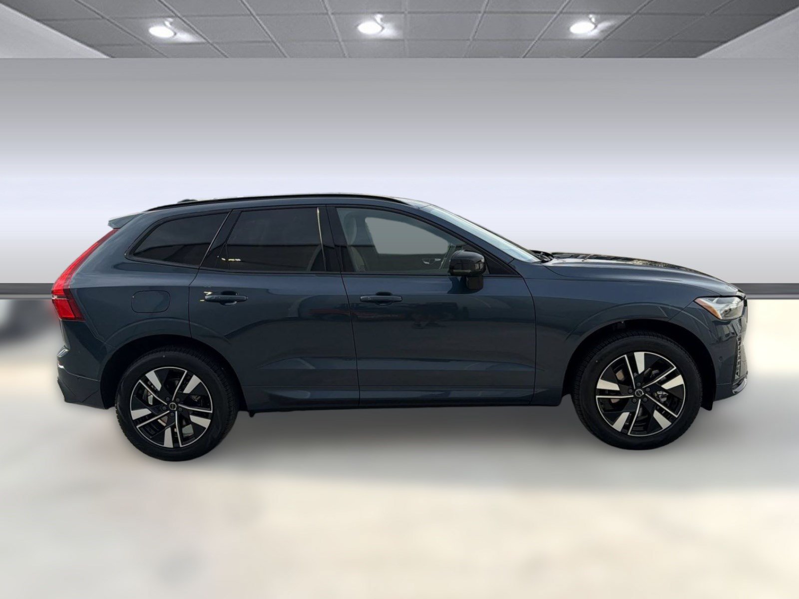 New 2026 Volvo XC60 B5 Plus w/ Climate Package AWD/4WD image 8