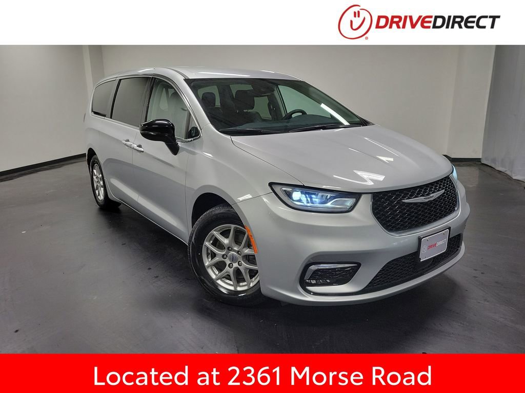Used 2024 Chrysler Pacifica Touring-L