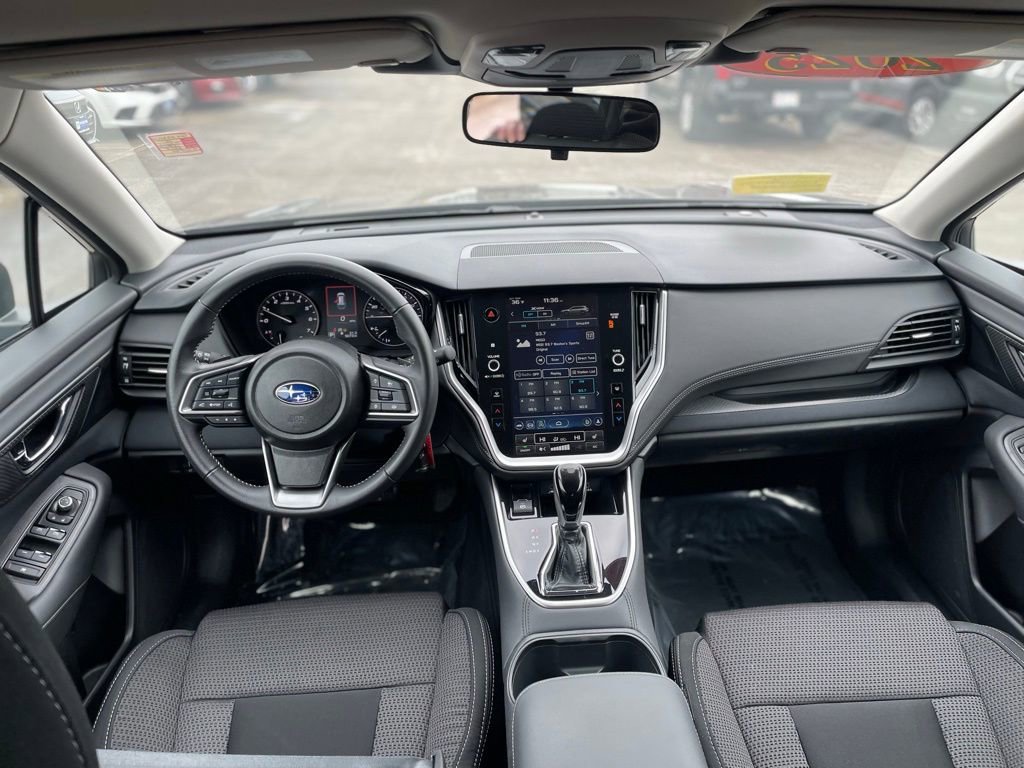 Used 2025 Subaru Outback Premium image 9