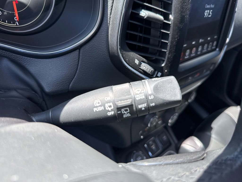 Used 2022 Jeep Cherokee Latitude Lux image 34