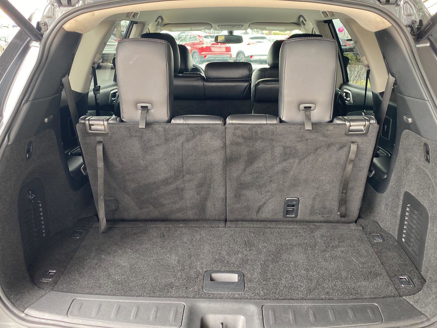 Used 2019 Nissan Pathfinder SL image 10