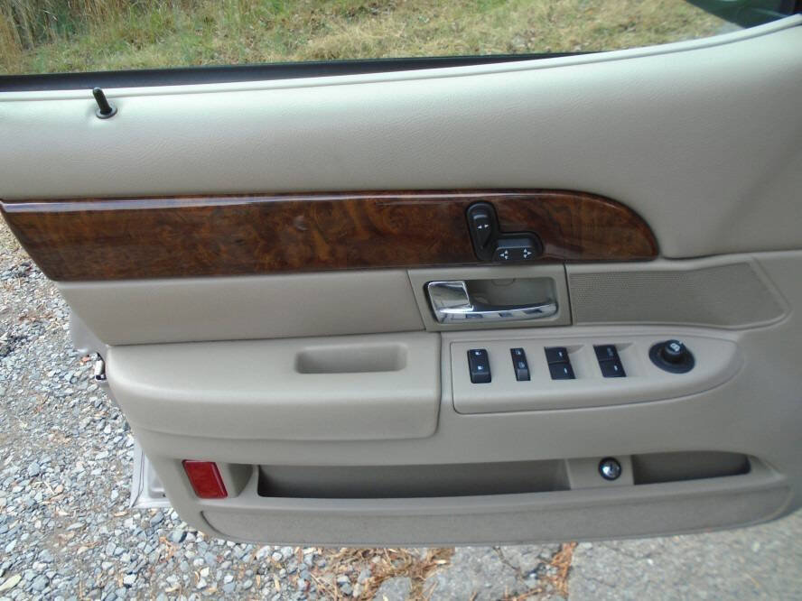 Used 2010 Mercury Grand Marquis LS image 15