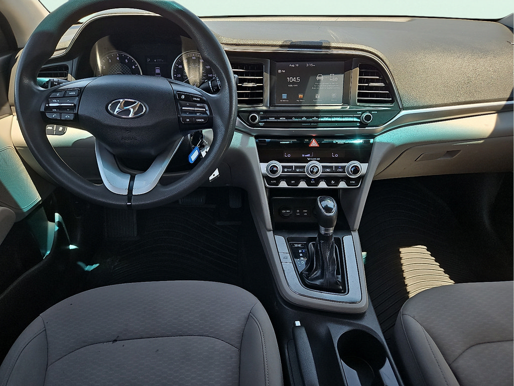 Used 2020 Hyundai Elantra SEL w/ Winter Weather Package FWD image 11
