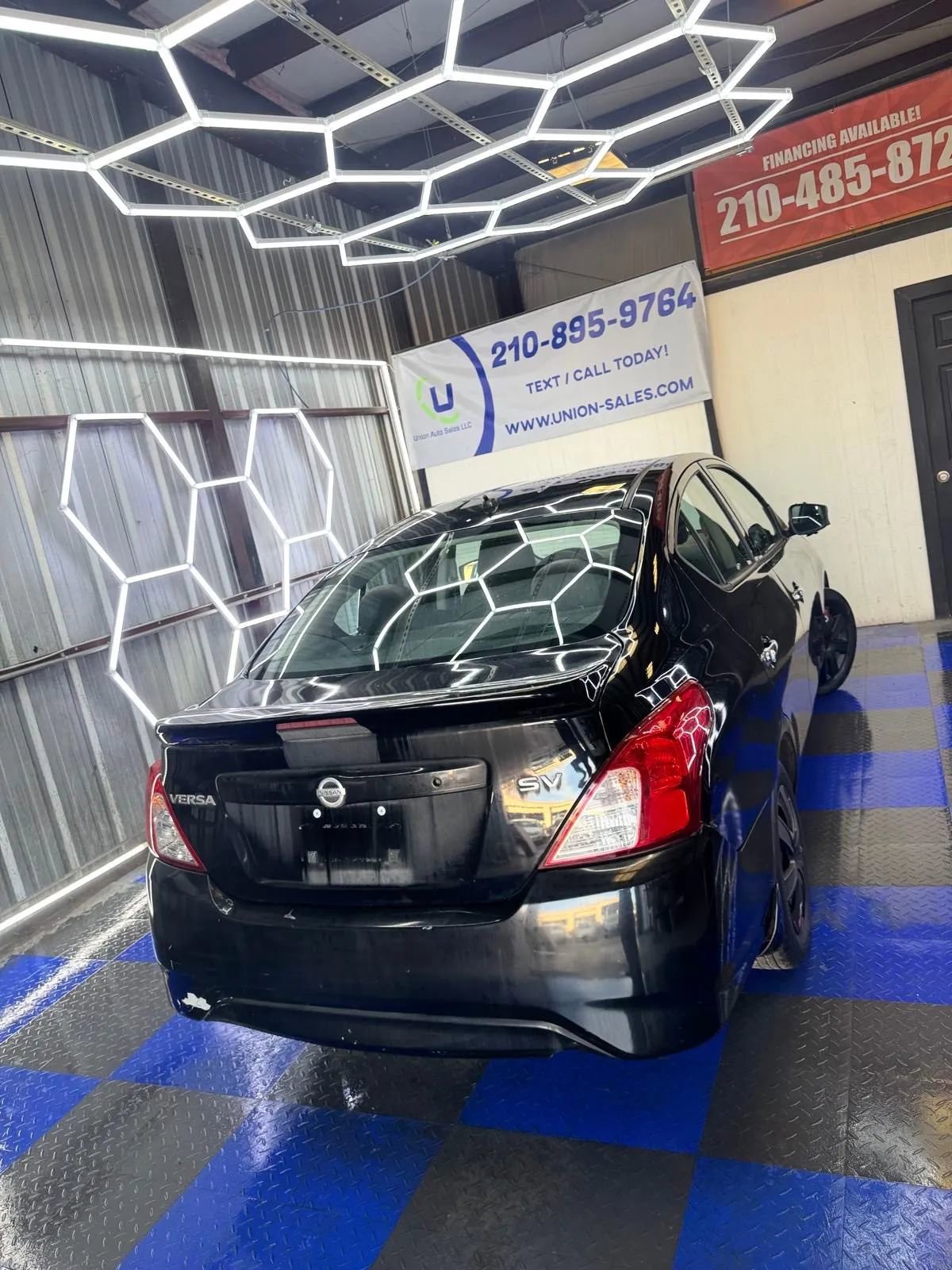 Used 2016 Nissan Versa SV image 14