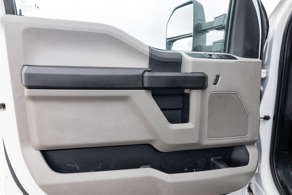 Used 2019 Ford F550 2WD Regular Cab Super Duty image 15