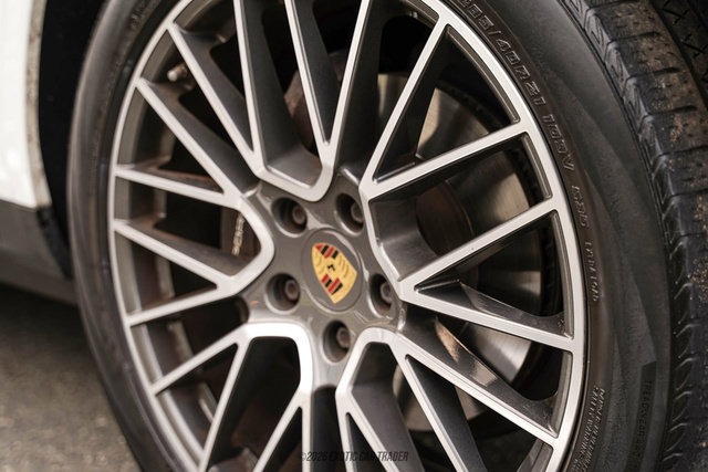 Used 2020 Porsche Cayenne AWD/4WD image 60
