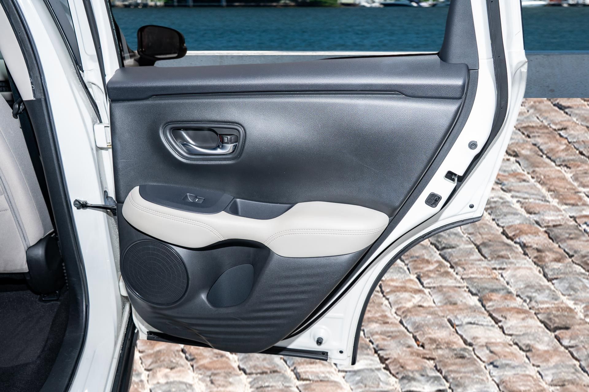 Used 2023 Honda HR-V LX image 13