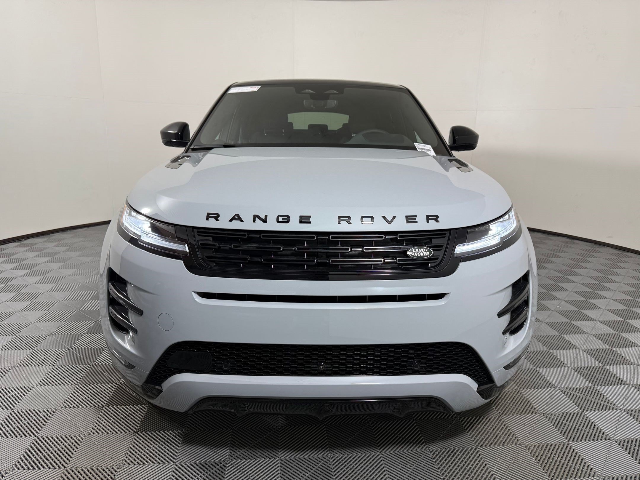 New 2026 Land Rover Range Rover Evoque Hoxton AWD/4WD image 6