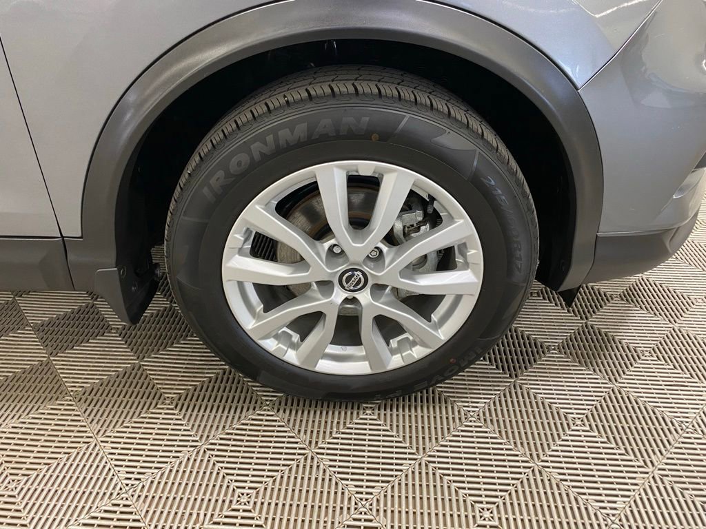 Used 2022 Nissan Rogue Sport SV w/ Technology Package image 2