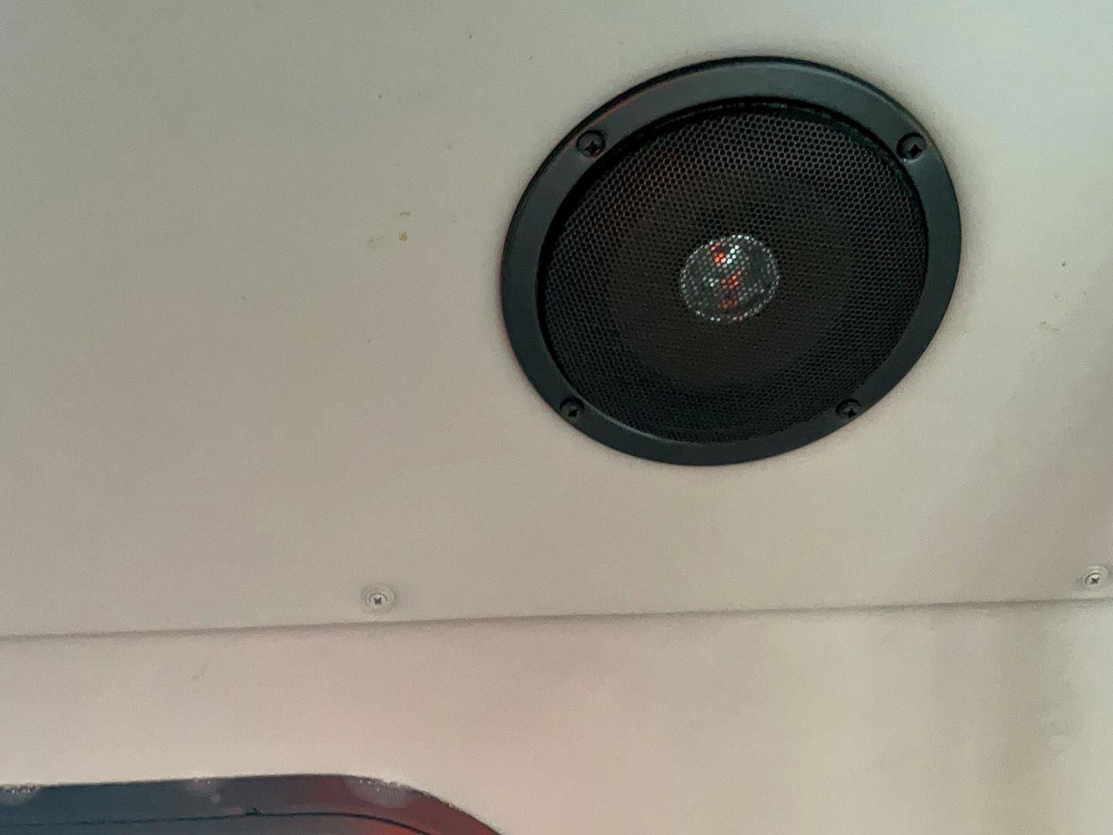 Used 2011 Ford E-350 and Econoline 350 Super Duty w/ Shuttle Bus Prep Pkg image 15