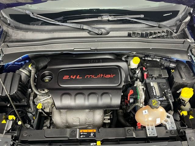 Used 2017 Jeep Renegade Latitude w/ Safety & Security Group image 8