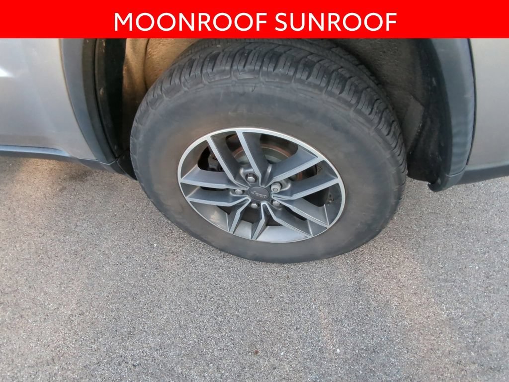 Used 2019 Jeep Grand Cherokee Limited AWD/4WD image 5