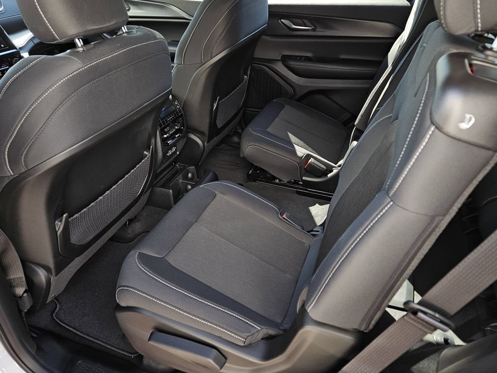 New 2026 Jeep Grand Cherokee L 2WD image 12