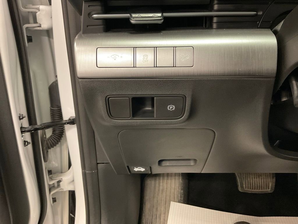 Used 2025 Hyundai Kona SEL image 20