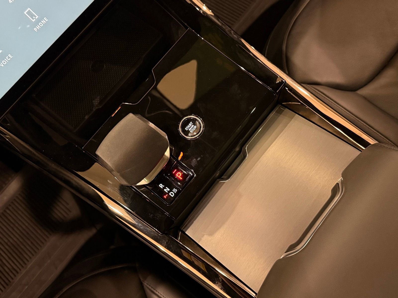 New 2025 Land Rover Range Rover Sport image 24