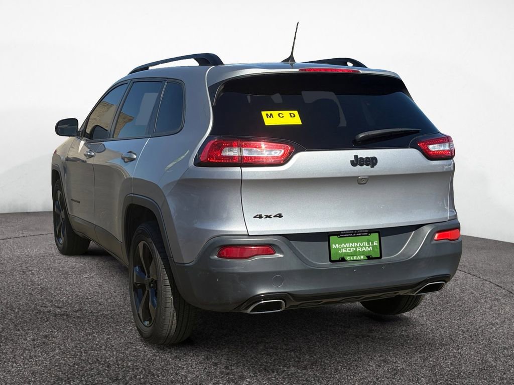 Used 2018 Jeep Cherokee Latitude w/ Altitude Package image 3