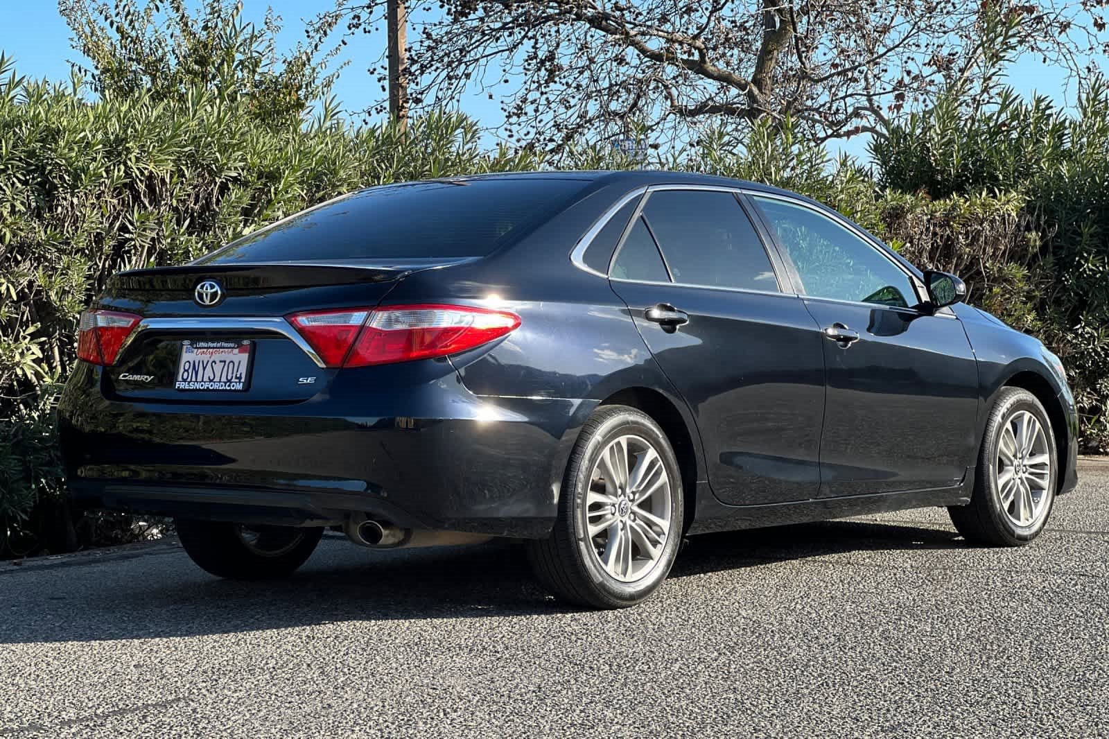 Used 2017 Toyota Camry SE image 2