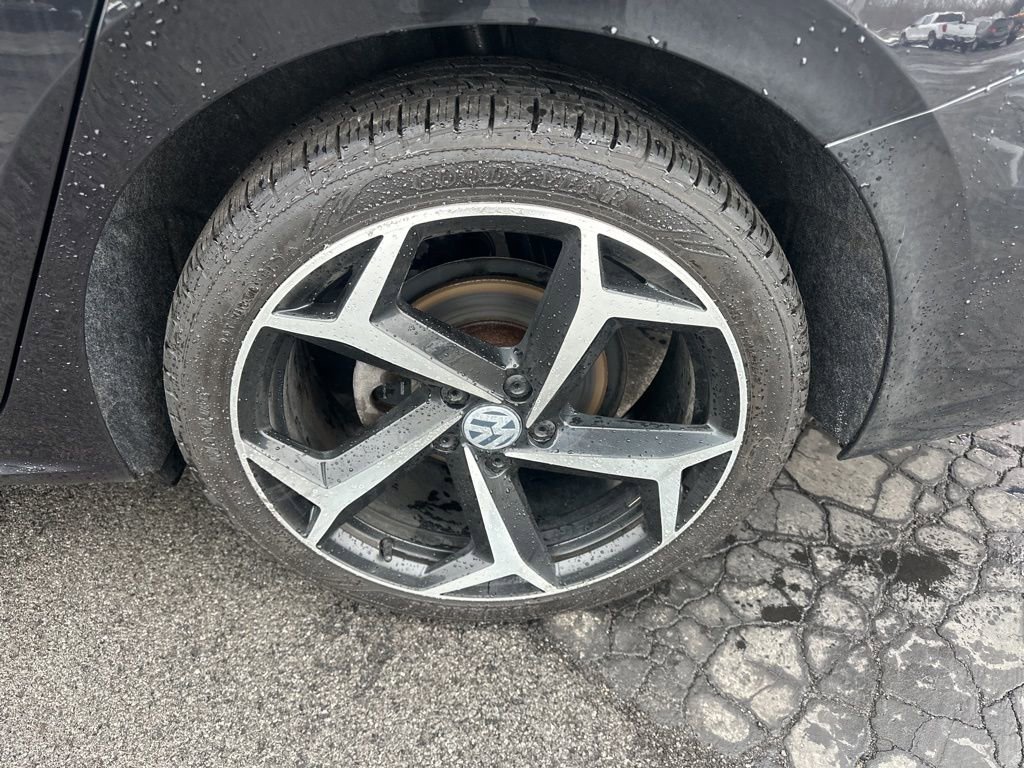 Used 2021 Volkswagen Passat 2.0T R-Line image 37