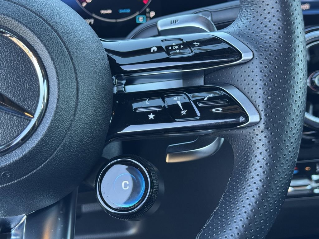 Certified 2025 Mercedes-Benz GLB 35 AMG 4MATIC image 27