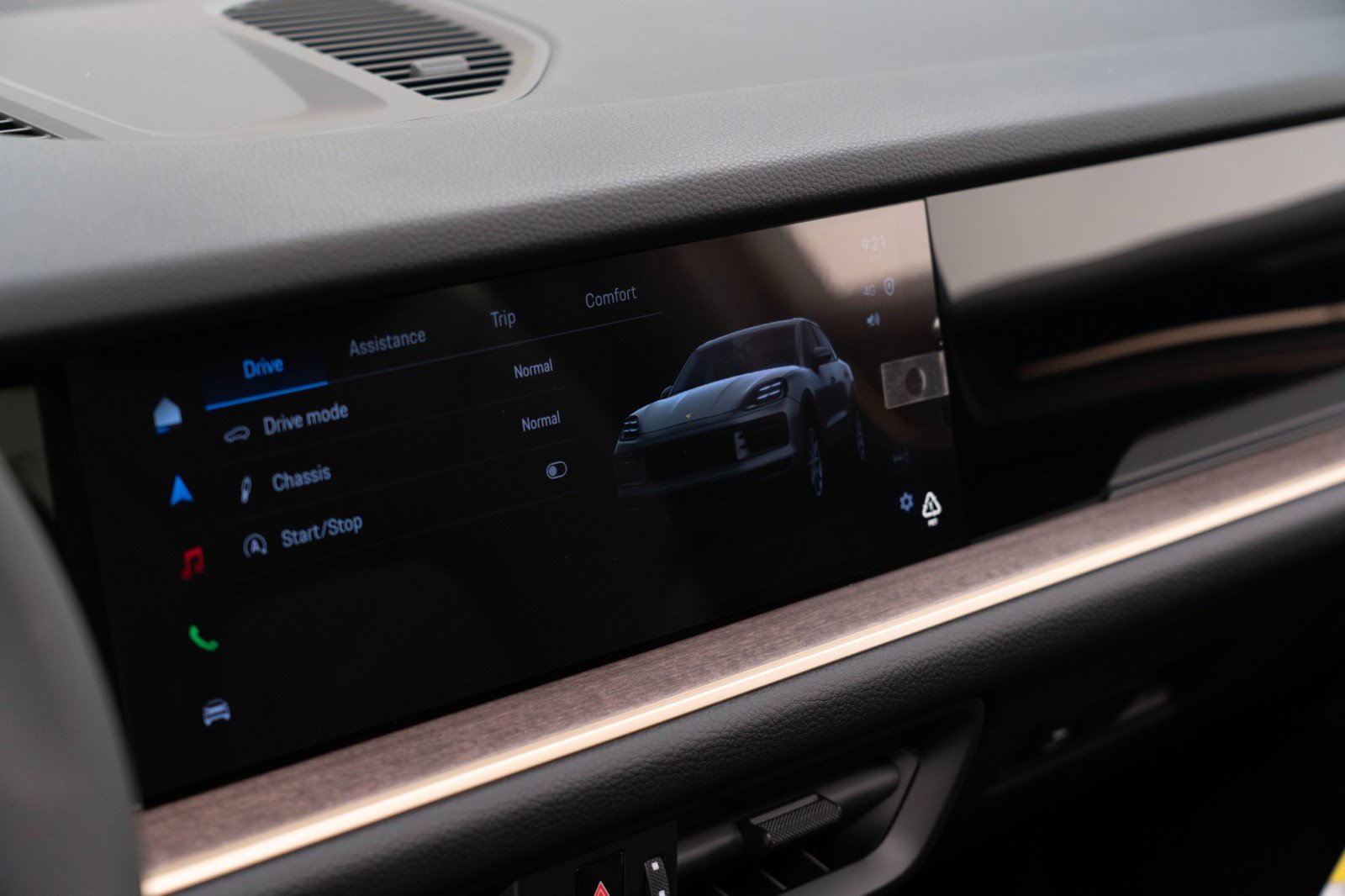 New 2026 Porsche Cayenne image 25