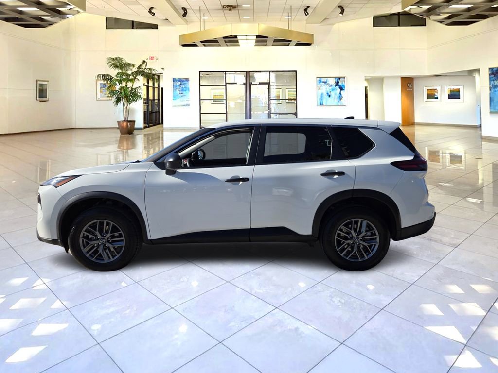 Used 2024 Nissan Rogue S image 4