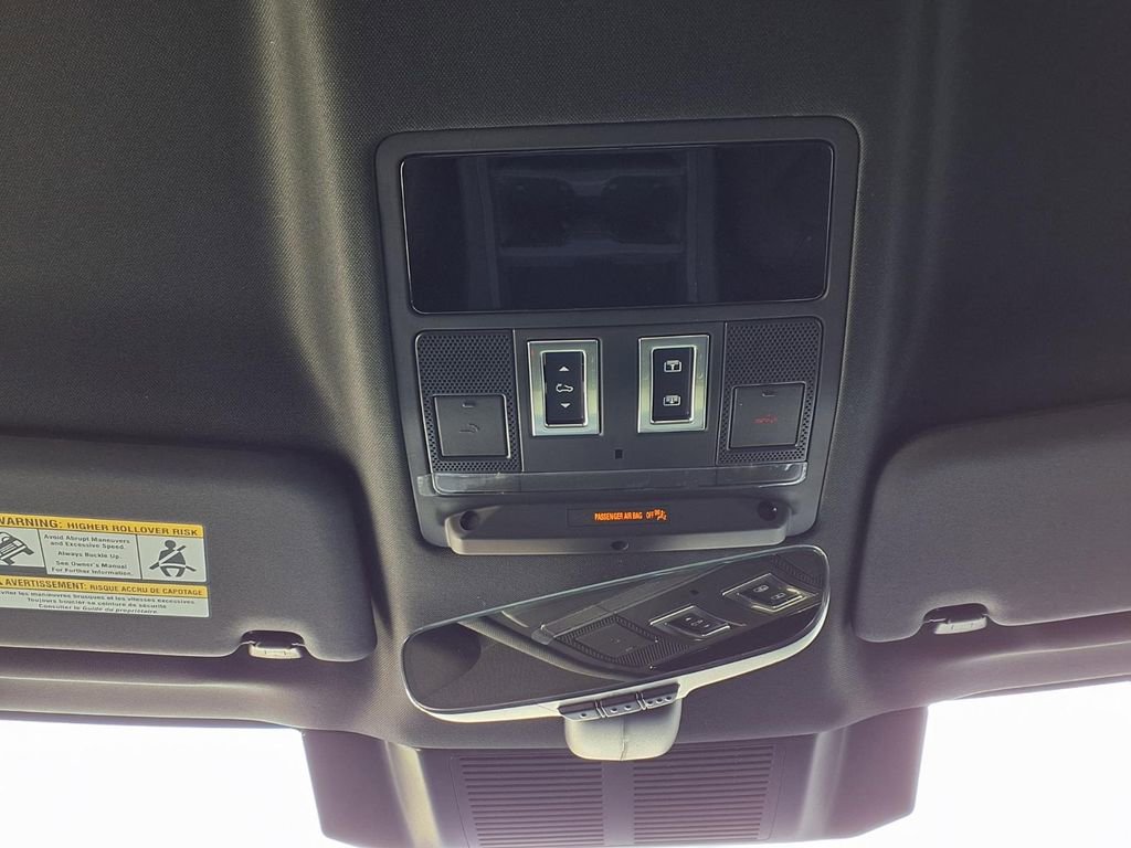 New 2026 Land Rover Defender 110 X-Dynamic SE AWD/4WD image 23