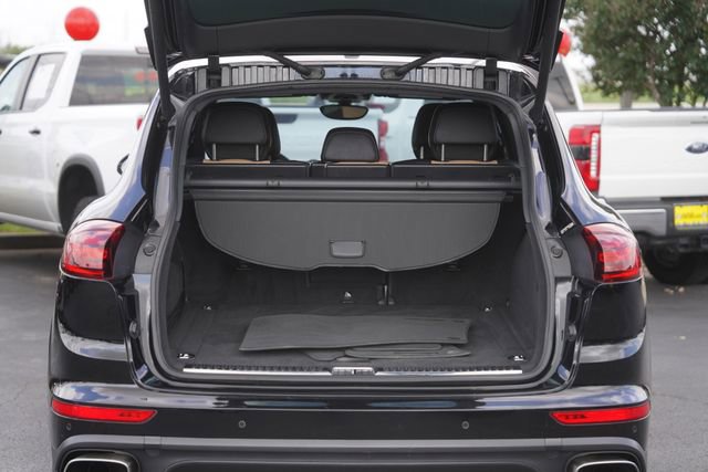 Used 2016 Porsche Cayenne image 32