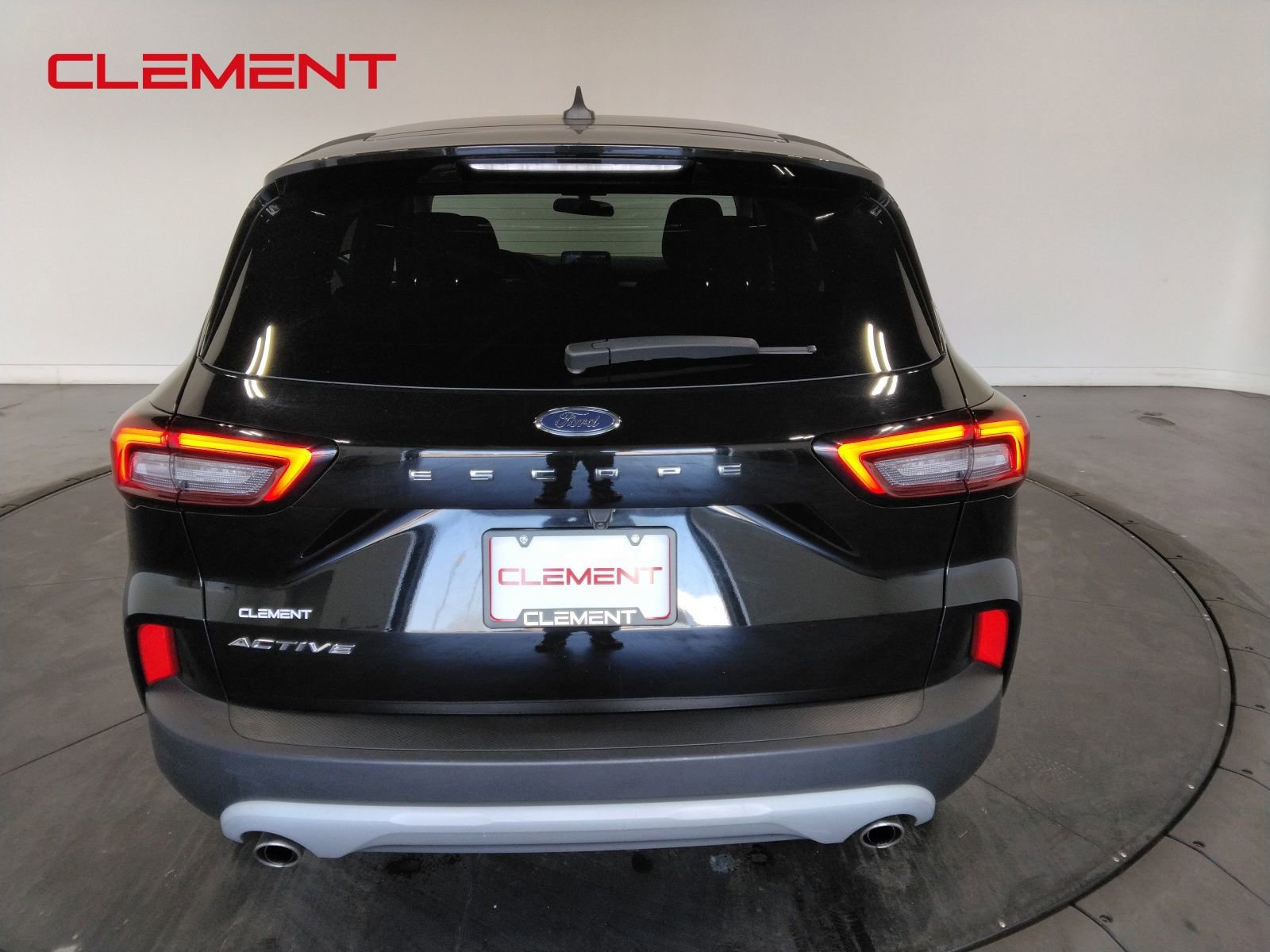 Used 2024 Ford Escape Active w/ Cold Weather Package FWD image 6