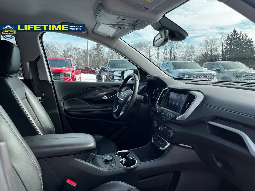 Used 2024 GMC Terrain SLT image 36