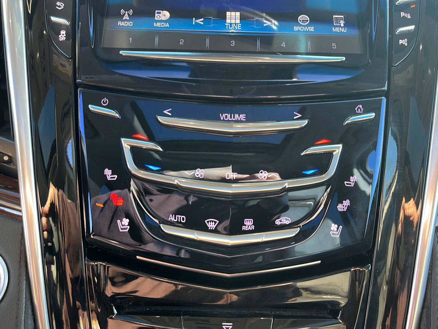 Used 2020 Cadillac Escalade ESV Luxury image 23