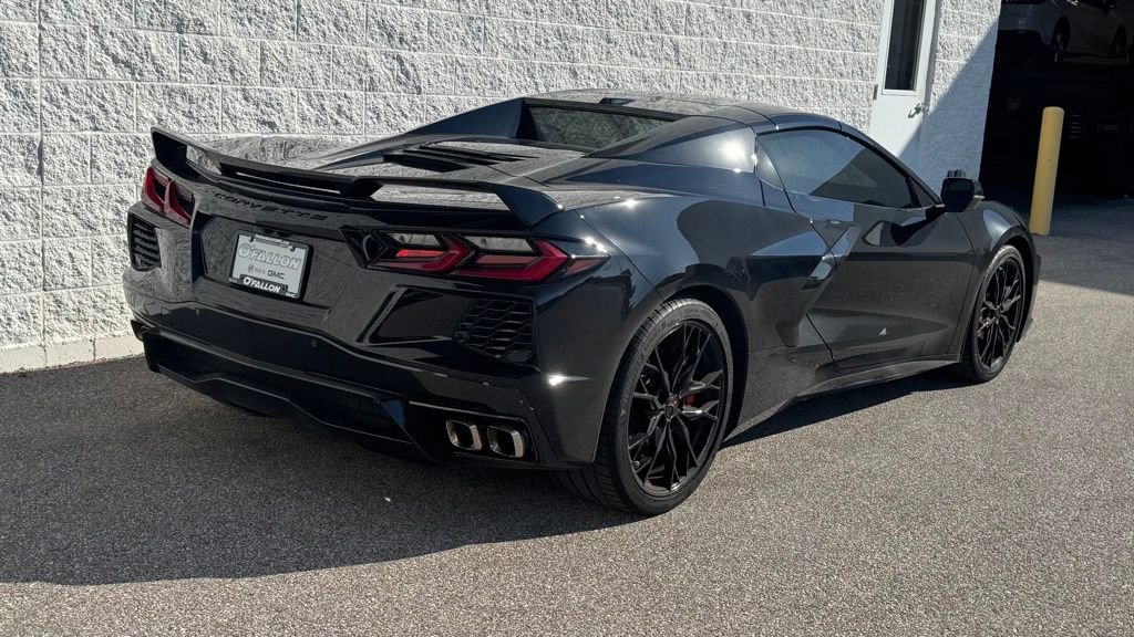 Used 2023 Chevrolet Corvette Stingray Premium Conv w/ Z51 Performance Package RWD image 3